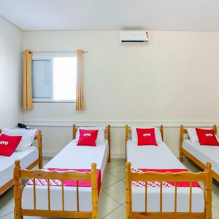Oyo Hotel Dayse Сантана-де-Парнаіба Екстер'єр фото