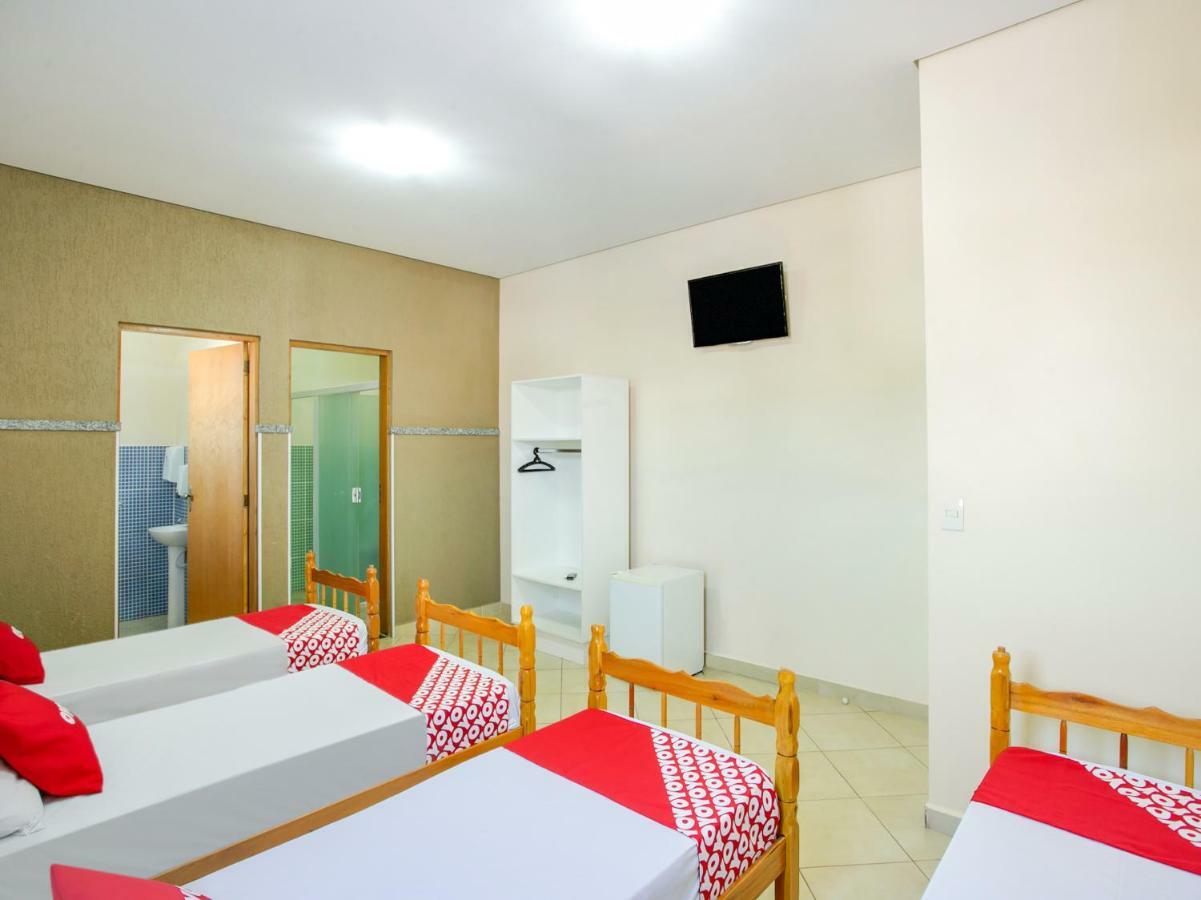 Oyo Hotel Dayse Сантана-де-Парнаіба Екстер'єр фото
