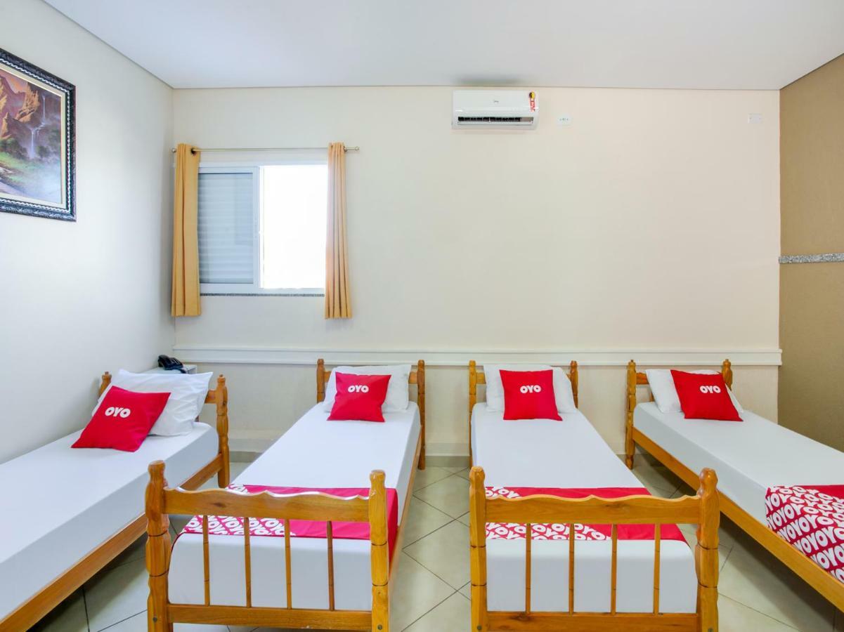 Oyo Hotel Dayse Сантана-де-Парнаіба Екстер'єр фото