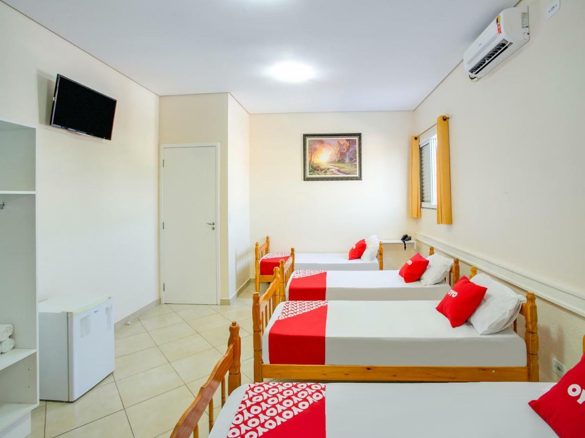 Oyo Hotel Dayse Сантана-де-Парнаіба Екстер'єр фото