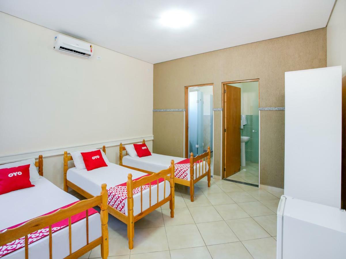 Oyo Hotel Dayse Сантана-де-Парнаіба Екстер'єр фото