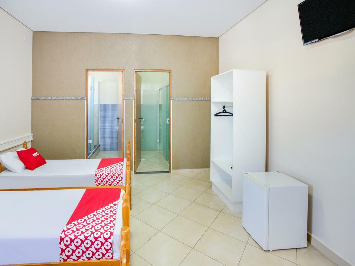 Oyo Hotel Dayse Сантана-де-Парнаіба Екстер'єр фото
