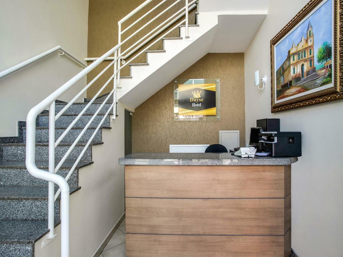 Oyo Hotel Dayse Сантана-де-Парнаіба Екстер'єр фото
